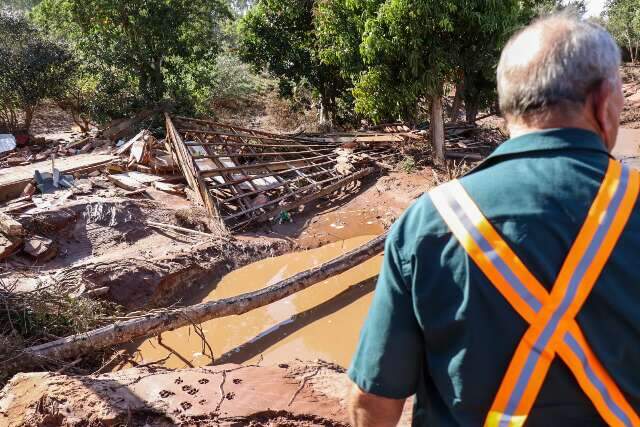 Prefeitura come&ccedil;a a visitar fam&iacute;lias afetadas por rompimento de barragem