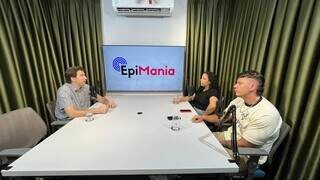 Kenneth Corrêa, Lucas Mamédio e Gabi Cenciarelli durante gravação do EpiMania. (Foto: Thiago Mendes)