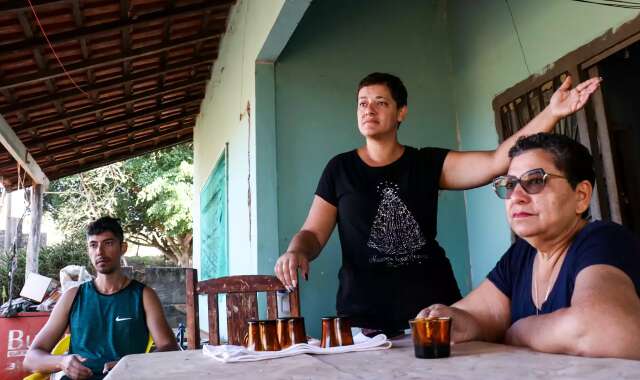 24 horas depois, fam&iacute;lias seguem sem assist&ecirc;ncia e pedem ajuda