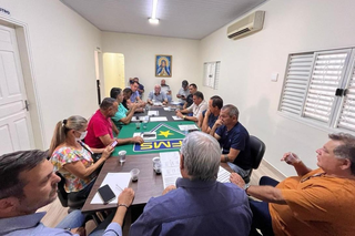 Dirigentes se reuniram na sede da Federação para discutir detalhes da competição (Foto: Ida Garcia/FFMS)