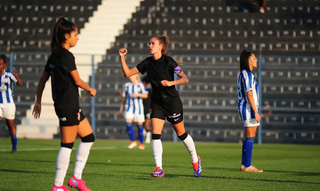 Jogadoras do Corinthians comemorando gol sobre o Avaí (Foto: Staff Images/CBF) 