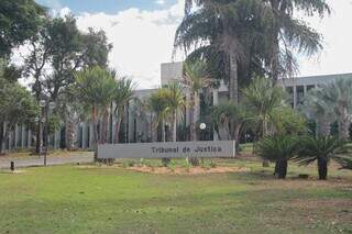 Fachada do Tribunal de Justiça, no Parque dos Poderes, em Campo Grande. (Foto: Marcos Maluf)