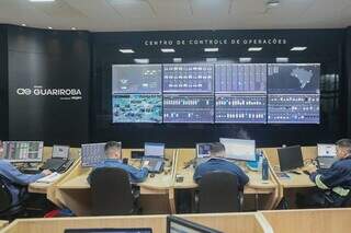 Sala do centro de controle de operações na Àguas Guariroba. (Foto: Marcos Maluf)