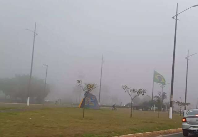 Em nova frente fria, Ponta Por&atilde; amanhece coberta por nevoeiro 