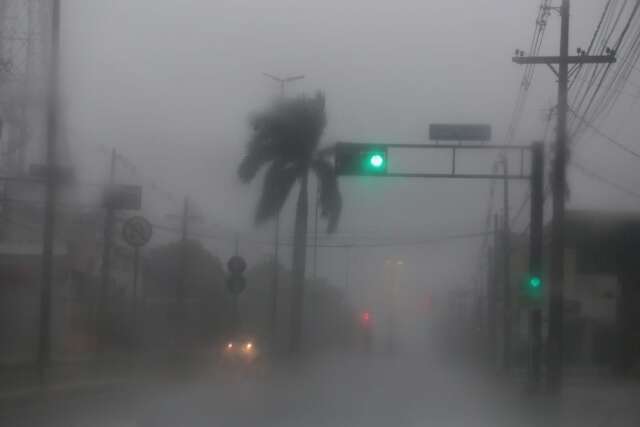 Inmet alerta para tempestade em 42 cidades de MS nas primeiras horas de s&aacute;bado