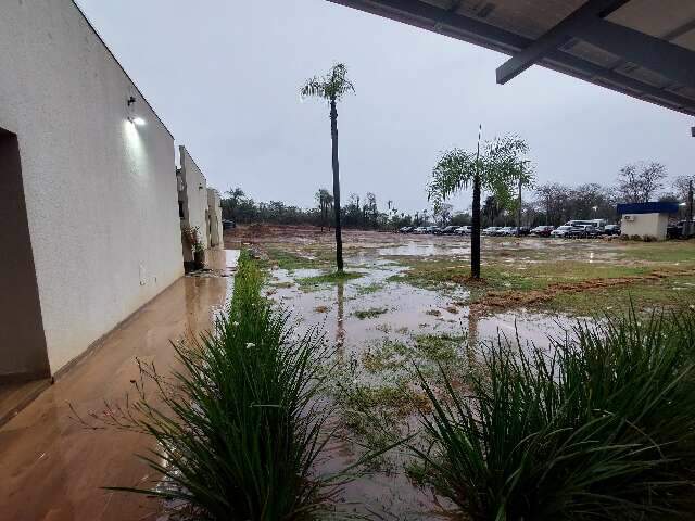 No roteiro do alerta meteorol&oacute;gico, Bonito registra chuva forte 