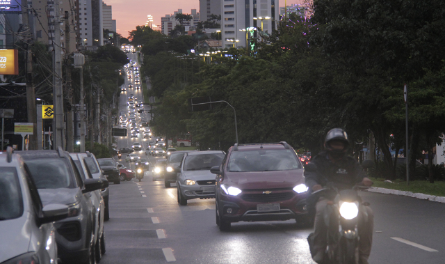 Licenciamento de 44 mil ve&iacute;culos vencem nesta semana; veja como pagar