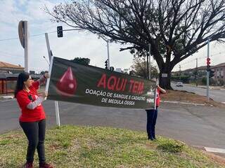 Blitz educativa chama atenção para doação de sangue (Foto: Clara Farias)