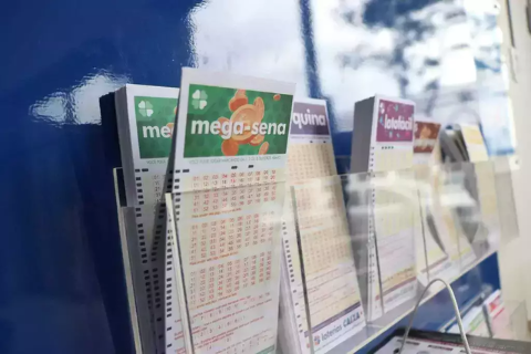 Mega-Sena acumula e premia 56 apostadores de MS com a quadra