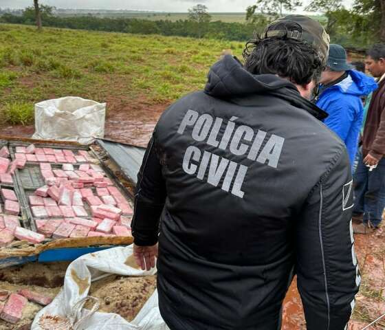 Motorista que tombou carreta com 141 quilos de crack é preso no Paraná