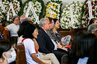 Fi&eacute;is lotam catedral para adeus a Dom Mariano, que ser&aacute; sepultado em Bras&iacute;lia