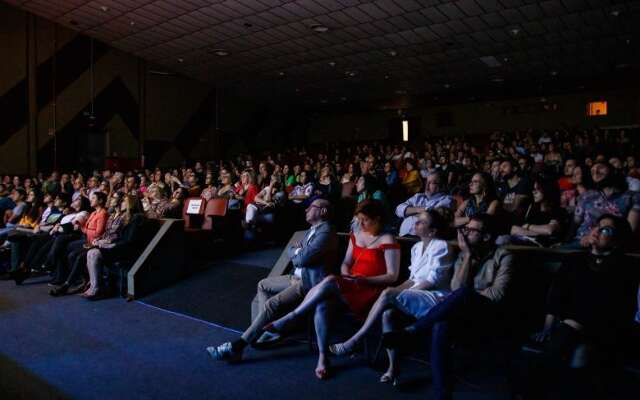 Hoje tem premia&ccedil;&otilde;es da Noite da Poesia no Teatro Aracy Balabanian