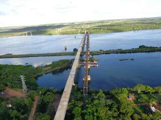 Ponte sobre o Rio Paraná, na BR-262, em Três Lagoas, na divisa entre Mato Grosso do Sul e São Paulo (Foto: Divulgação/UFPR)