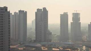 Fumaça predomina sobre Capital na região do Parque Sóter (Foto: Maristela Brunetto)