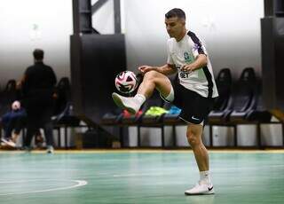 Ala sul-mato-grossense Marcênio em treinamento pela Seleção (Foto: Rafael Ribeiro/CBF) 