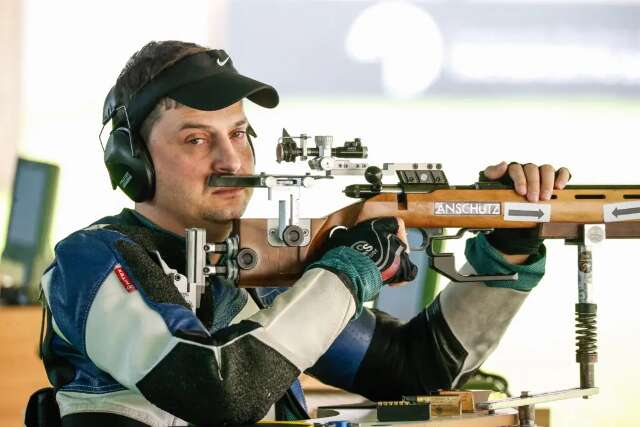 Alexandre Galgani garante medalha in&eacute;dita para o Brasil em prova de tiro 