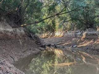 Trecho que está secando no Rio da Prata, em Jardim (Foto: Marcos Maluf)