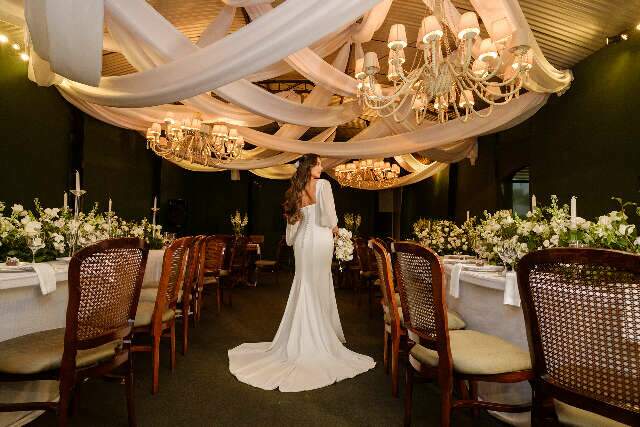 Barrac&atilde;o na casa dos pais vira cen&aacute;rio inacredit&aacute;vel para casamento