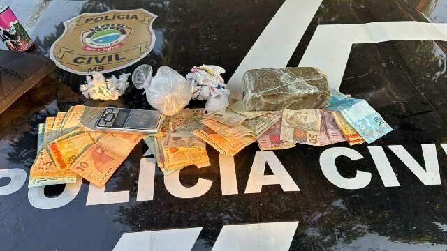 Pol&iacute;cia faz buscas em 28 bocas de fumo em ofensiva contra o tr&aacute;fico e prende 5