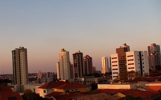 Céu claro nesta manhã no bairro Vivendas do Bosque, na Capital (Foto: Reprodução)