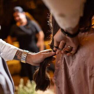 Corte foi feito pelo cabeleireiro Lucas Vaux, do salão de beleza Denise Macedo (Foto: Arquivo pessoal)