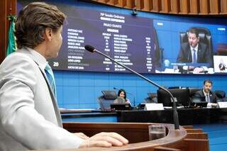 Deputado estadual Paulo Duarte (PSB) na tribuna da Assembleia durante a sessão ordinária desta quarta-feira (4) (Foto: Reprodução)