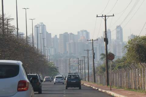 Frente fria pode alterar ventos e trazer fumaça ainda mais densa a Campo Grande