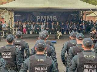 Governador Eduardo Riedel (PSDB) durante solenidade em alusão ao aniversário de 189 anos da Polícia Militar (Foto: Marcos Maluf)