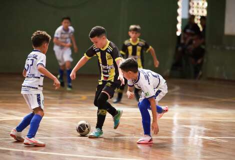 Tr&ecirc;s confrontos abrem a 6&ordf; rodada de Copa Pelezinho neste s&aacute;bado