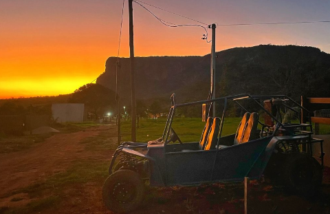 Casal saiu de cidade para ser guia fazendo até acampamento em morro