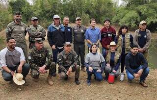 Equipe que particiou da Expedição Rio Miranda na última quinta-feira (Foto: Divulgação)