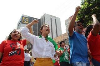 Candidata à Prefeitura de Campo Grande, deputada federal Camila Jara (PT), em Grito dos Excluídos (Foto: Osmar Veiga)