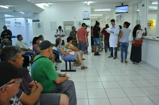 Pacientes aguardam por atendimento médico na UPA (Unidade de Pronto Atendimento) do Coronel Antonino, em Campo Grande. (Foto: Arquivo/Campo Grande News)