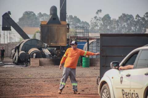 Inc&ecirc;ndio em usina de asfalto n&atilde;o afeta grandes obras, mas atrasa recapeamento