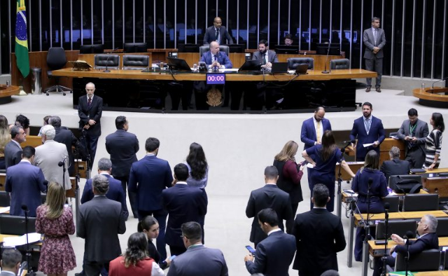 C&acirc;mara votar&aacute; projeto de reonera&ccedil;&atilde;o gradual da folha em regime de urg&ecirc;ncia