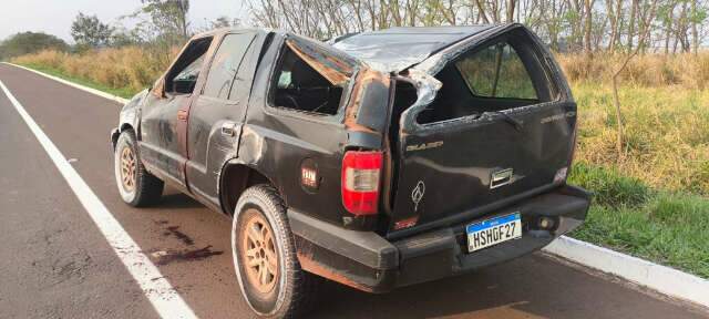 Motorista &eacute; socorrido em estado grave ao bater SUV em mureta