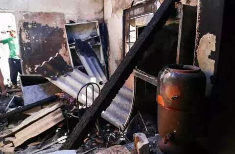 Homem foi espancado e incendiado ao tentar evitar furto de TVs