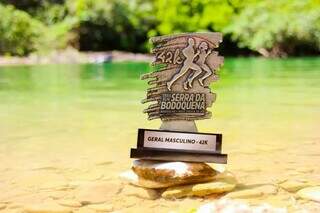 Troféu da edição passada do Trail Run Serra da Bodoquena (Foto: Divulgação) 