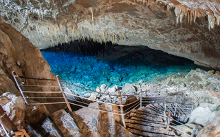 Gruta do Lago Azul é um dos locais mais procurados em Bonito (Foto: Divulgação)