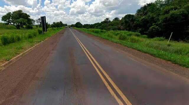 Durante trabalho, homem encontra ossada enterrada em cova rasa 