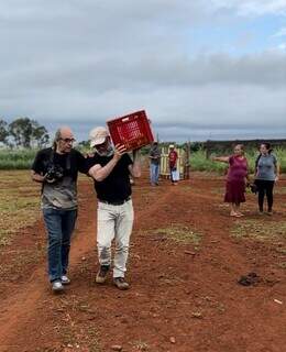 Equipe durante filmagens do documentário. (Foto: Divulgação)