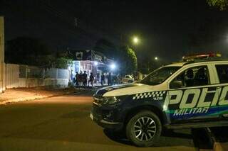 Polícia Militar investiga tentativa de homicídio em frente a conveniência, no Maria Aparecida Pedrossian. (Foto: Enryck Sena)