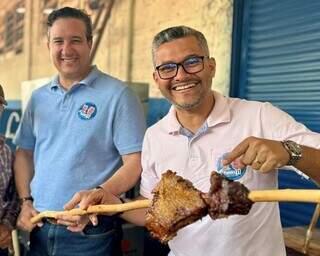 Prefeito José Paulo Paleari (à esquerda) e seu candidato a vice, Valdemar Rocha em campanha (Foto: Divulgação)