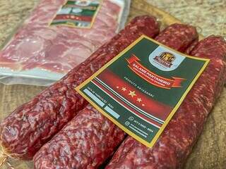 Um dos produtos mais populares de Everson é o salame de guavira (Foto: Marcos Maluf)