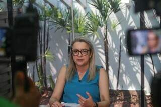 Secretária Municipal de Saúde, Rosana Leite de Melo, em coletiva, hoje (Foto: Marcos Maluf)