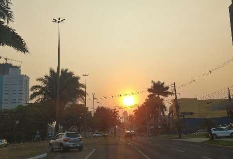 No céu há 1 semana, fumaça pode piorar amanhã em MS