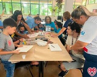 Atividade realizada pela AMA com beneficiários. (Foto: Divulgação)