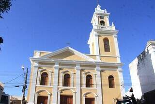 Fachada da Igreja Matriz de Nossa Senhora da Candelária, um dos patrimônios históricos de Corumbá que pode ser fotogrado. (Foto: FCMS/Gisele Ribeiro)