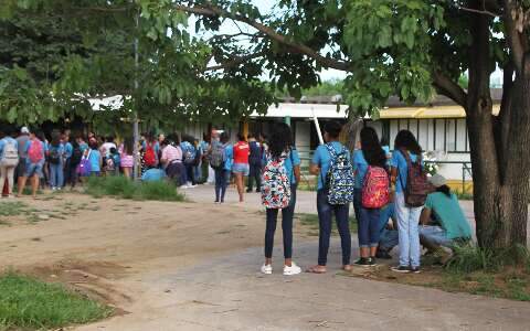 Calor extremo e fumaça provocam suspensão de aulas 