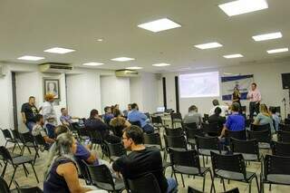 Sisep se reuniu com comerciantes da Avenida Calógeras nesta quinta (Foto: Juliano Almeida)